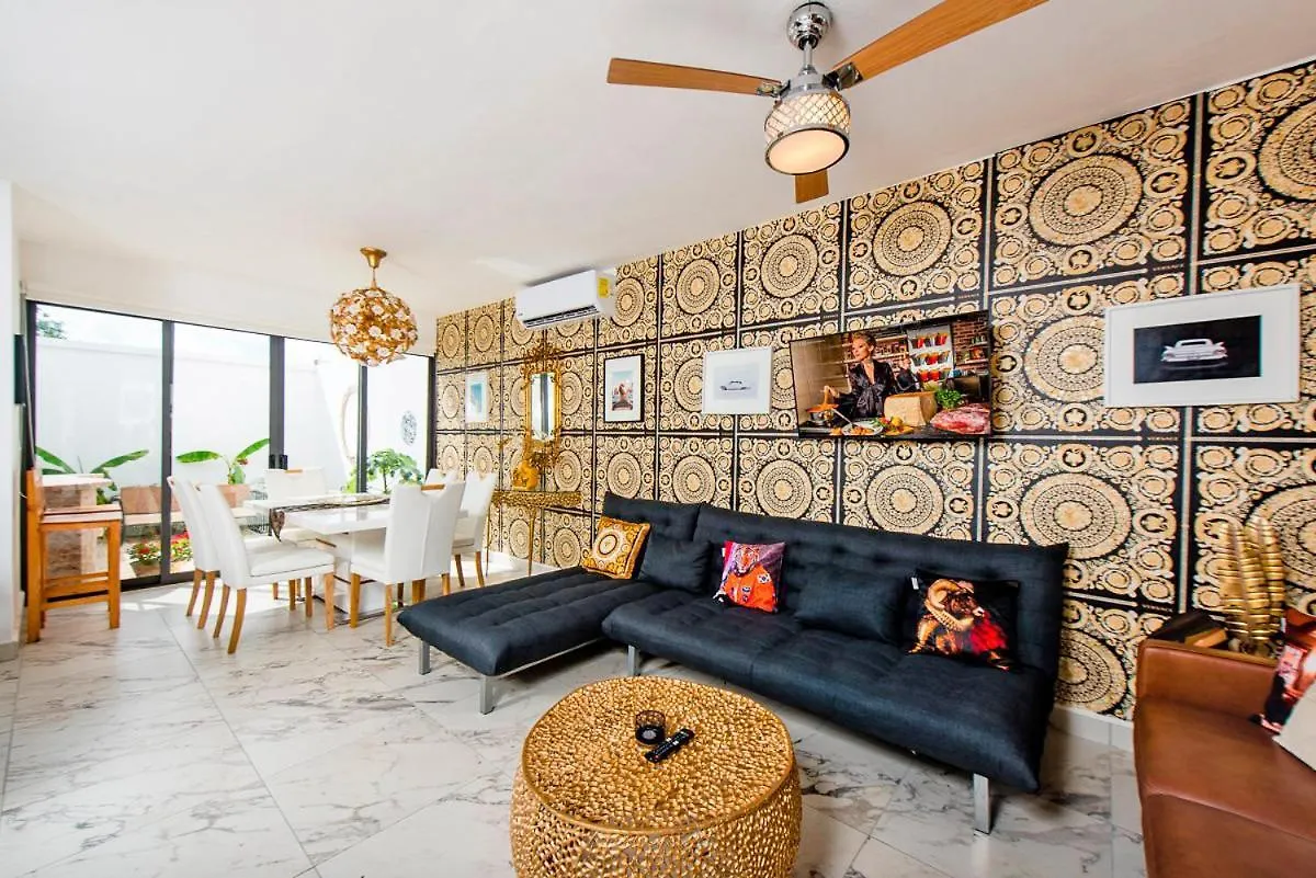 Charming & Comfortable House, 15 Min To Downtown Playa del Carmen Mexico
