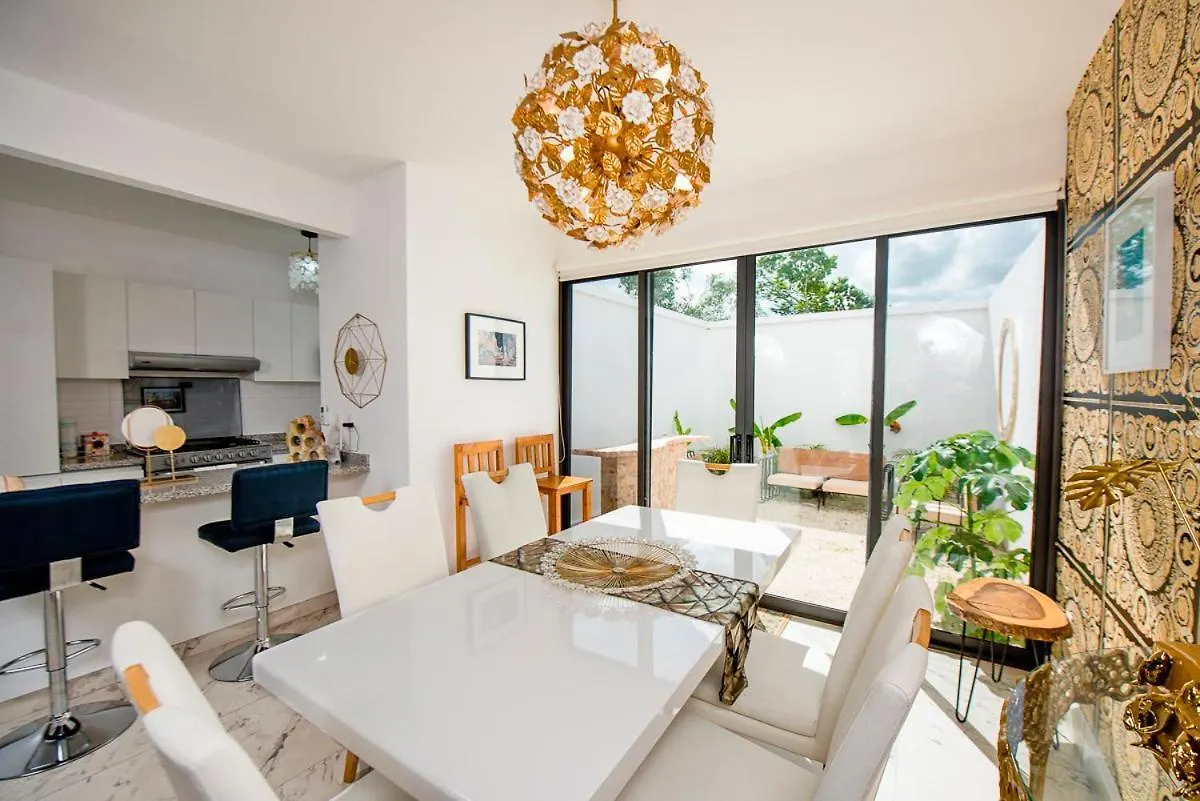 Holiday home Charming & Comfortable House, 15 Min To Downtown Playa del Carmen
