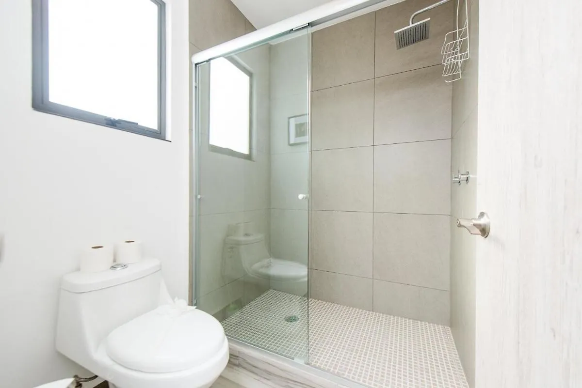 Charming & Comfortable House, 15 Min To Downtown Playa del Carmen 0*,