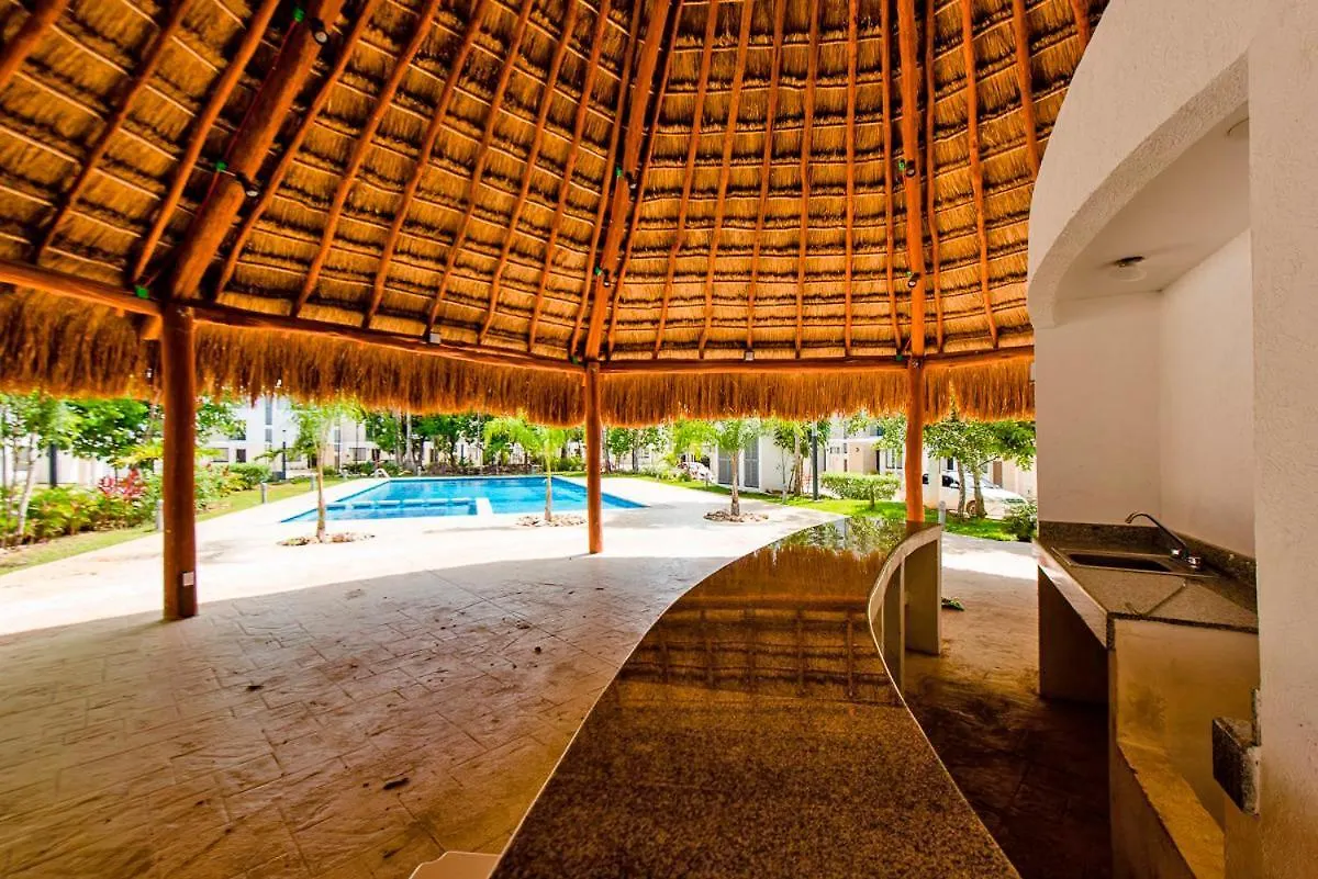 Charming & Comfortable House, 15 Min To Downtown Playa del Carmen 0*,  Mexico