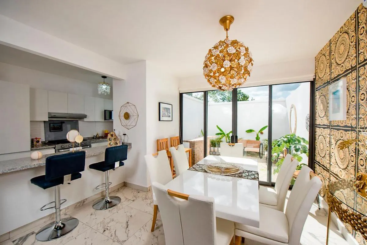 Holiday home Charming & Comfortable House, 15 Min To Downtown Playa del Carmen Mexico