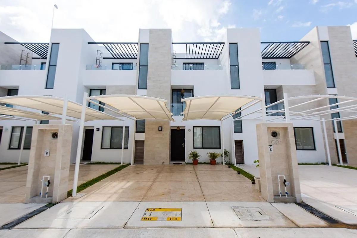 Holiday home Charming & Comfortable House, 15 Min To Downtown Playa del Carmen Mexico