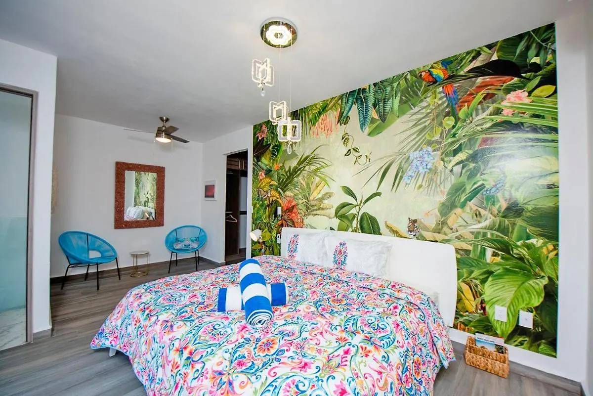 Charming & Comfortable House, 15 Min To Downtown Playa del Carmen