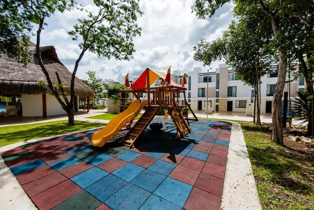 Charming & Comfortable House, 15 Min To Downtown Playa del Carmen Holiday home