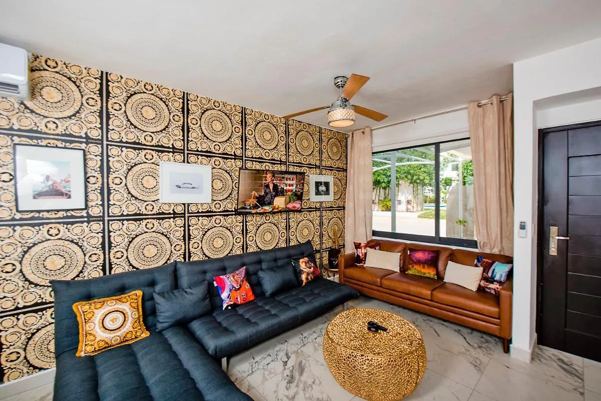 Charming & Comfortable House, 15 Min To Downtown Playa del Carmen