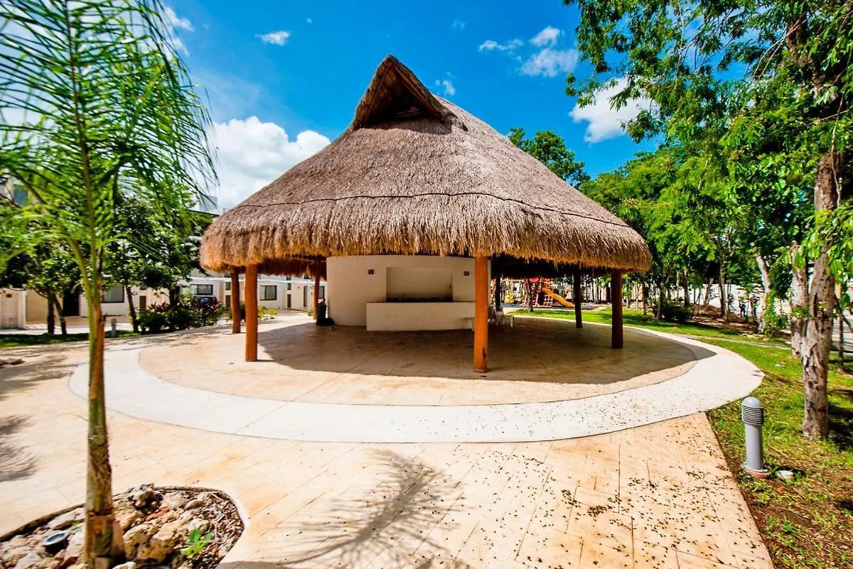 Charming & Comfortable House, 15 Min To Downtown Playa del Carmen