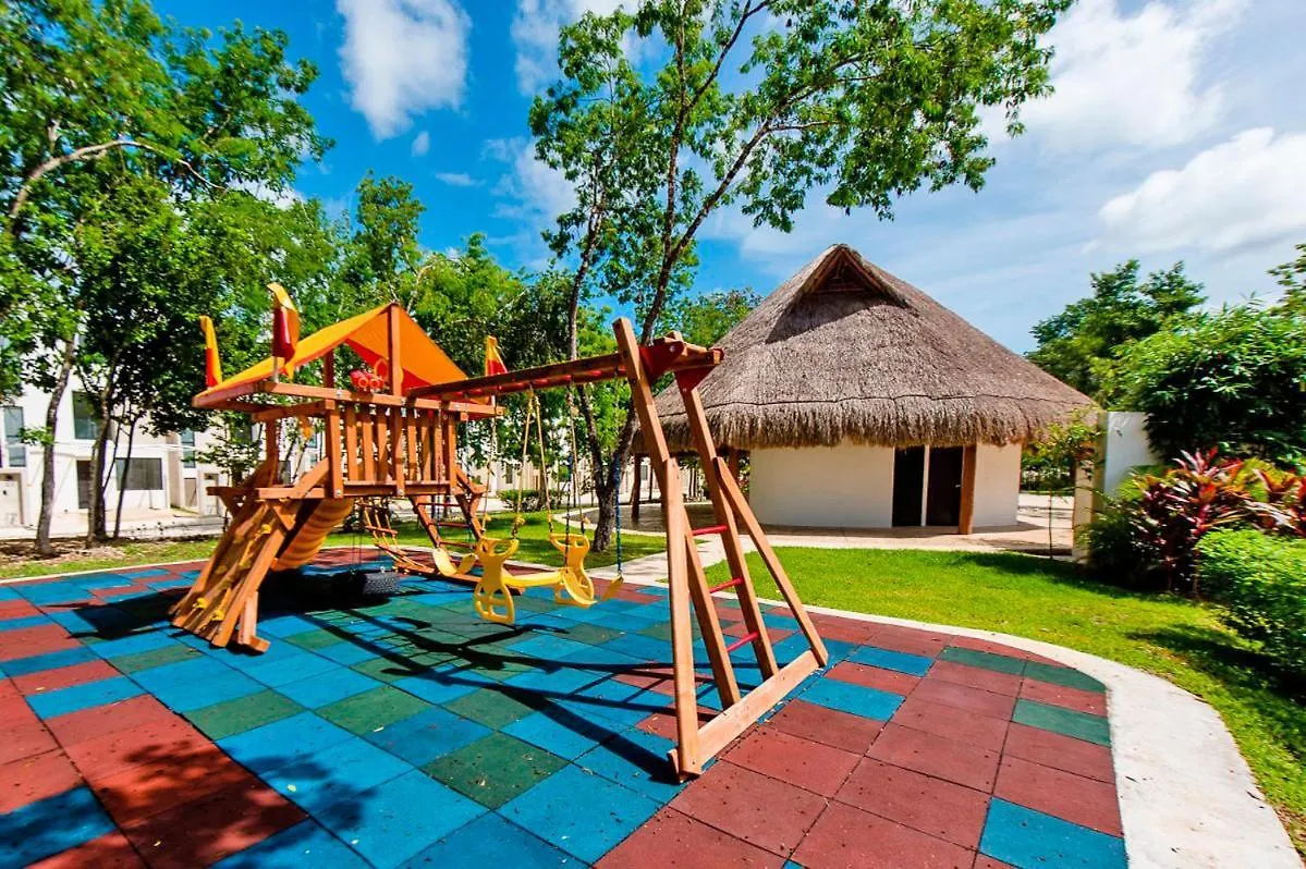 Charming & Comfortable House, 15 Min To Downtown Playa del Carmen Holiday home
