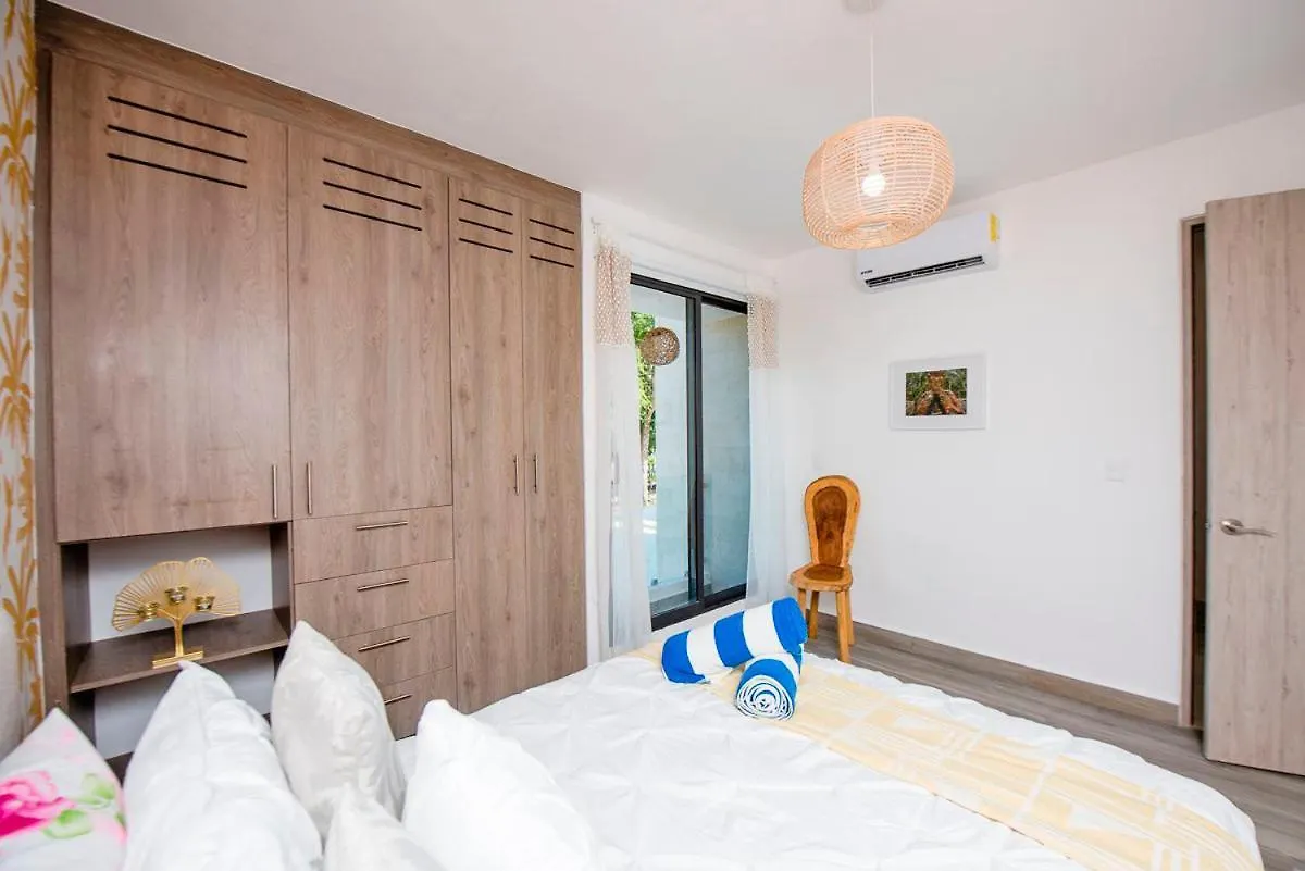 Charming & Comfortable House, 15 Min To Downtown Playa del Carmen 0*,